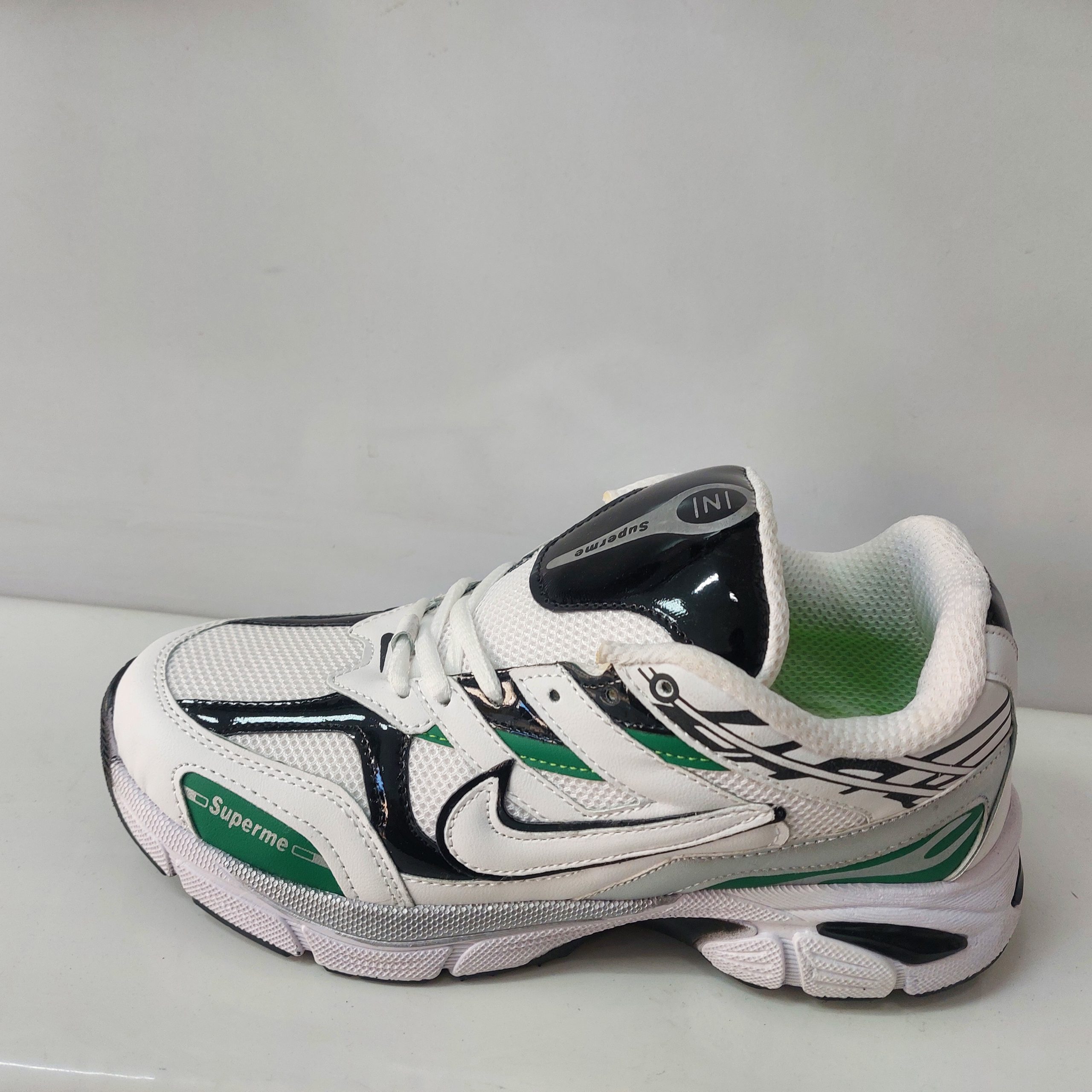 مردانه نایک سفید سبز